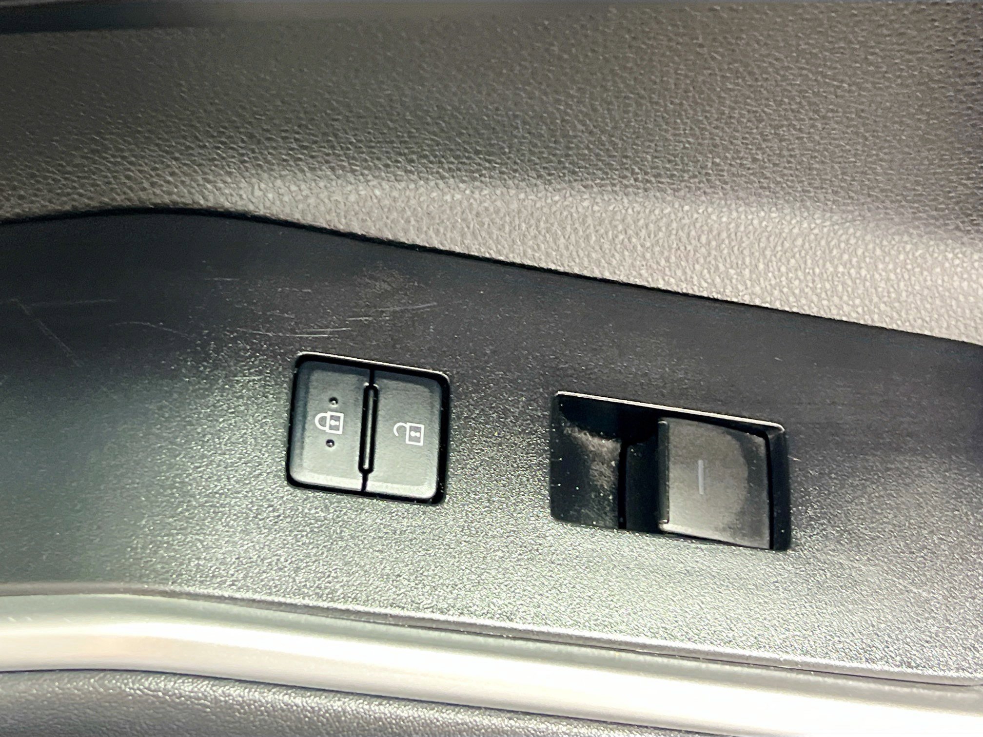 Used 2021 Toyota Highlander XLE FWD image 32