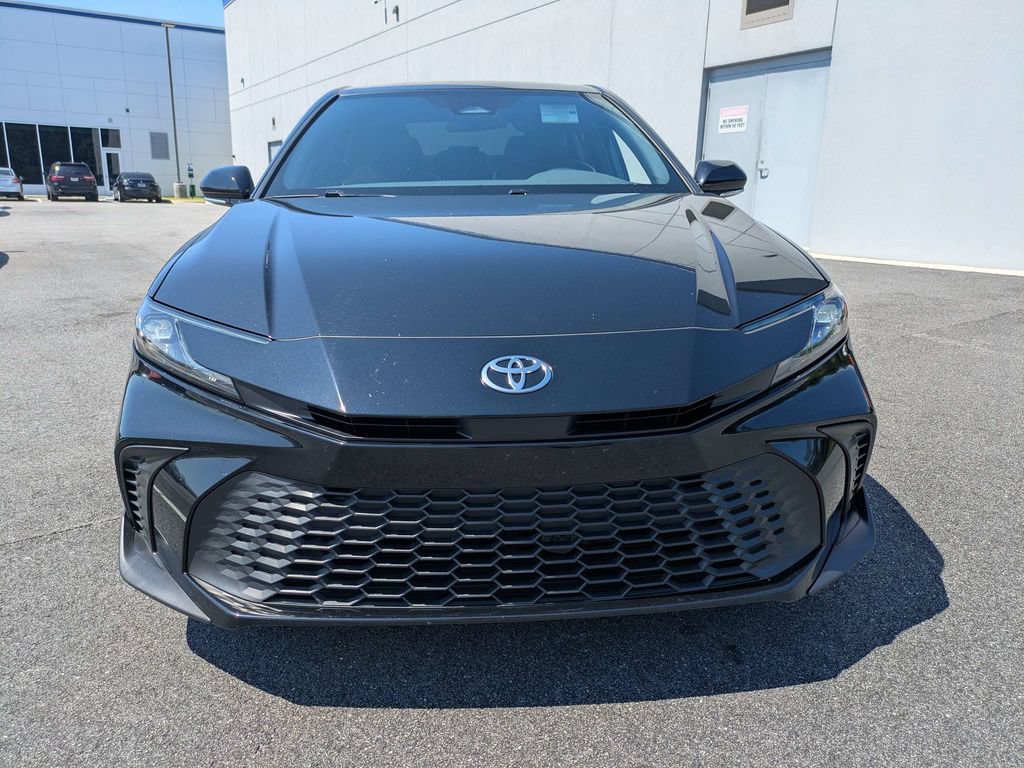 Used 2025 Toyota Camry SE FWD image 9