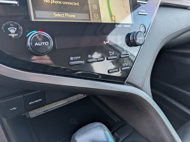 Used 2020 Toyota Camry XLE image 12