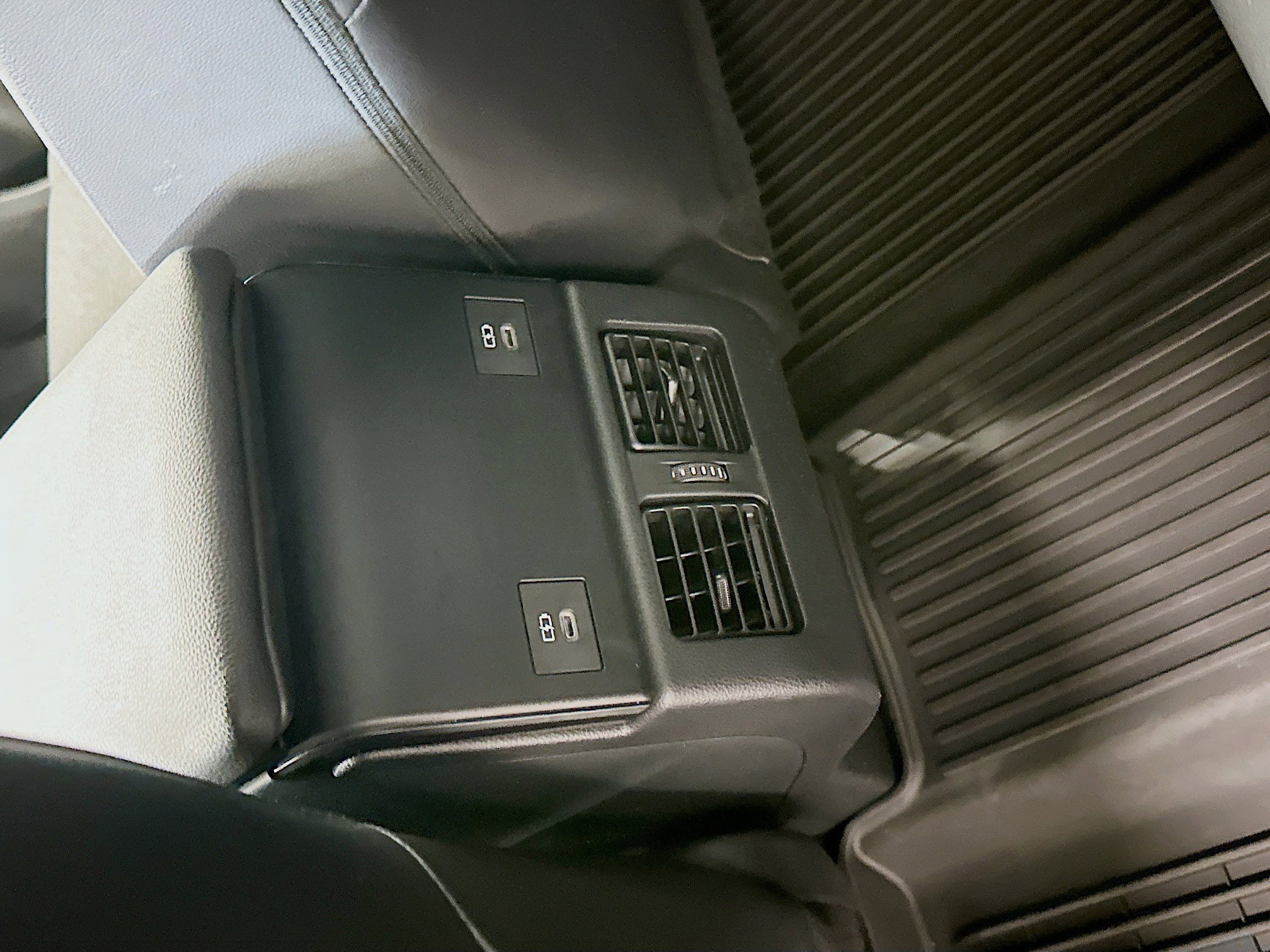 Used 2023 Toyota bZ4X XLE w/ Weather Package image 29