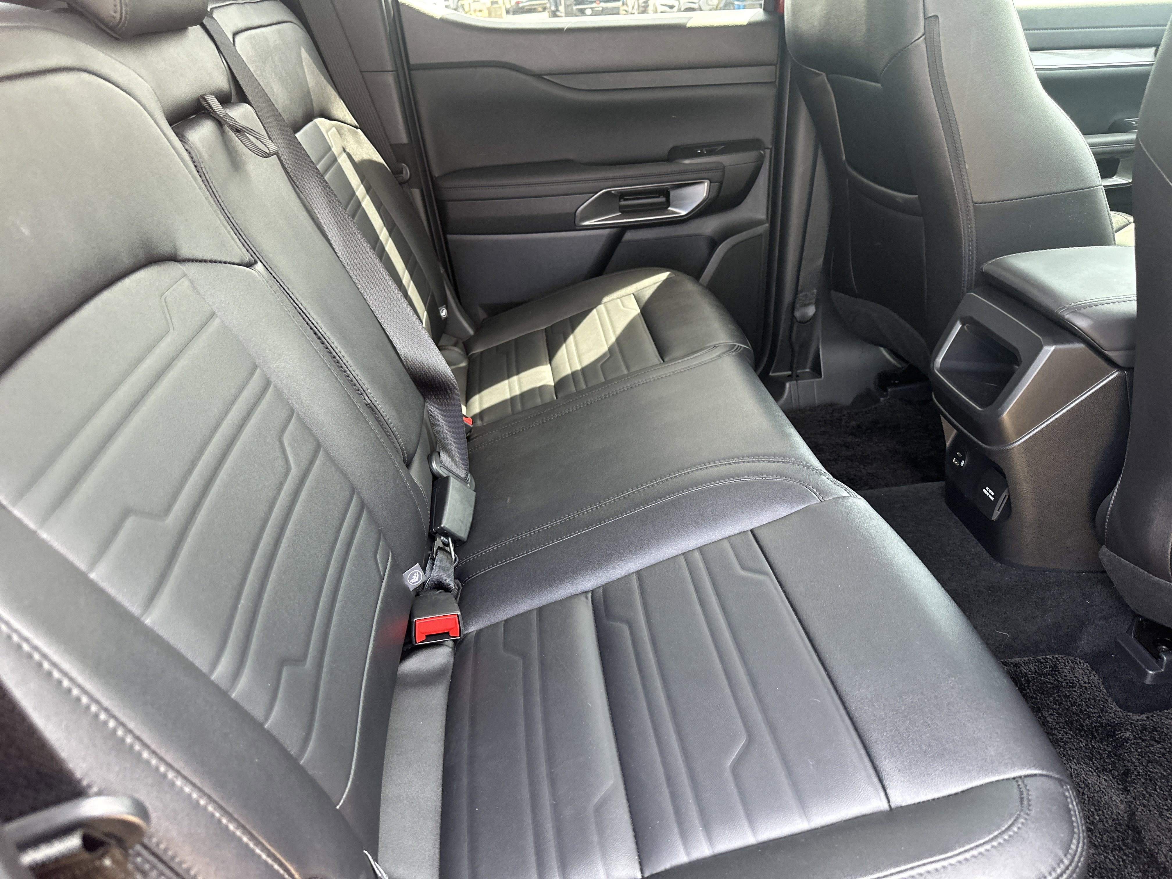 Used 2025 Ford Ranger Lariat w/ FX4 Off-Road Package AWD/4WD image 30