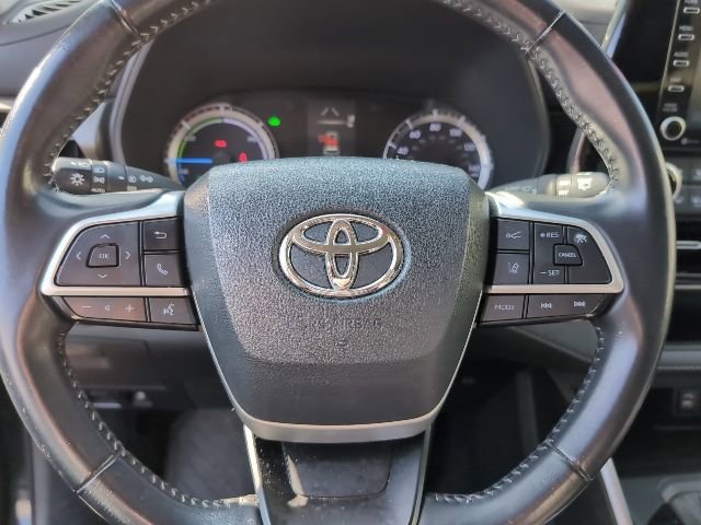 Used 2022 Toyota Highlander LE AWD/4WD image 15