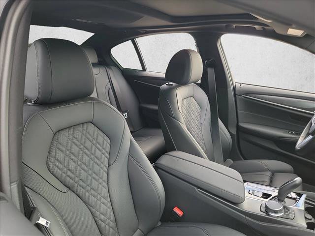 Used 2023 BMW 540i w/ M Sport Package image 15