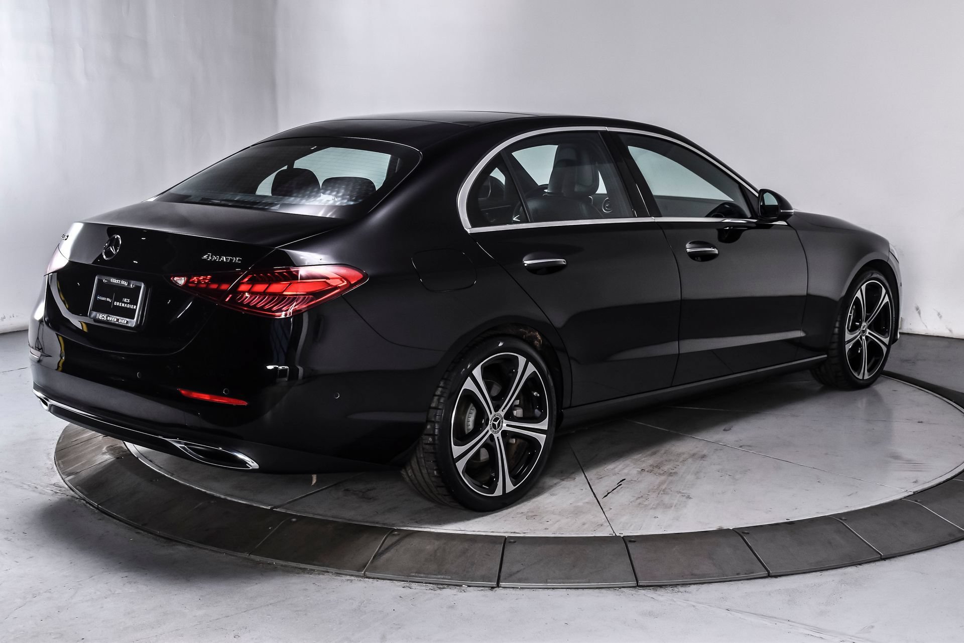 Used 2024 Mercedes-Benz C 300 4MATIC Sedan w/ Advanced USB Package image 6