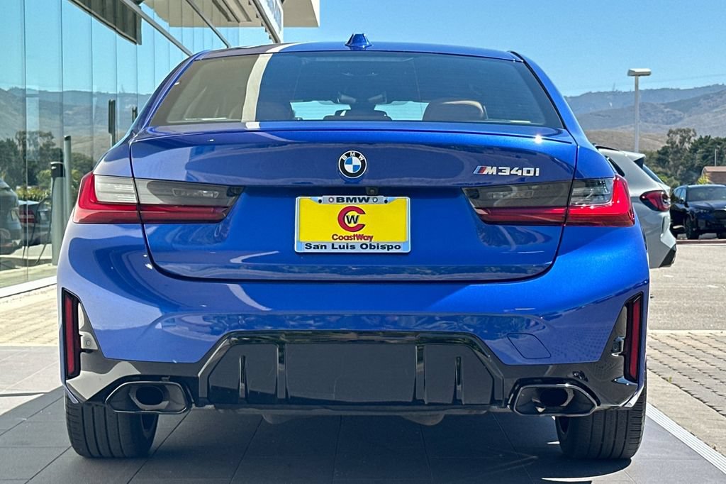 Used 2025 BMW M340i RWD image 4