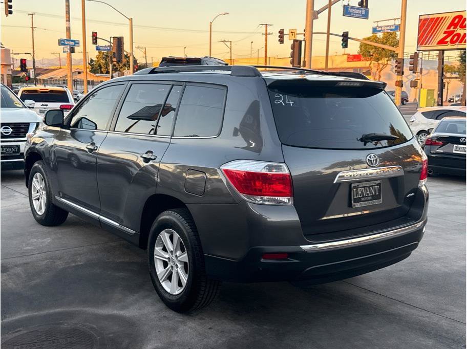 Used 2013 Toyota Highlander SE AWD/4WD image 5