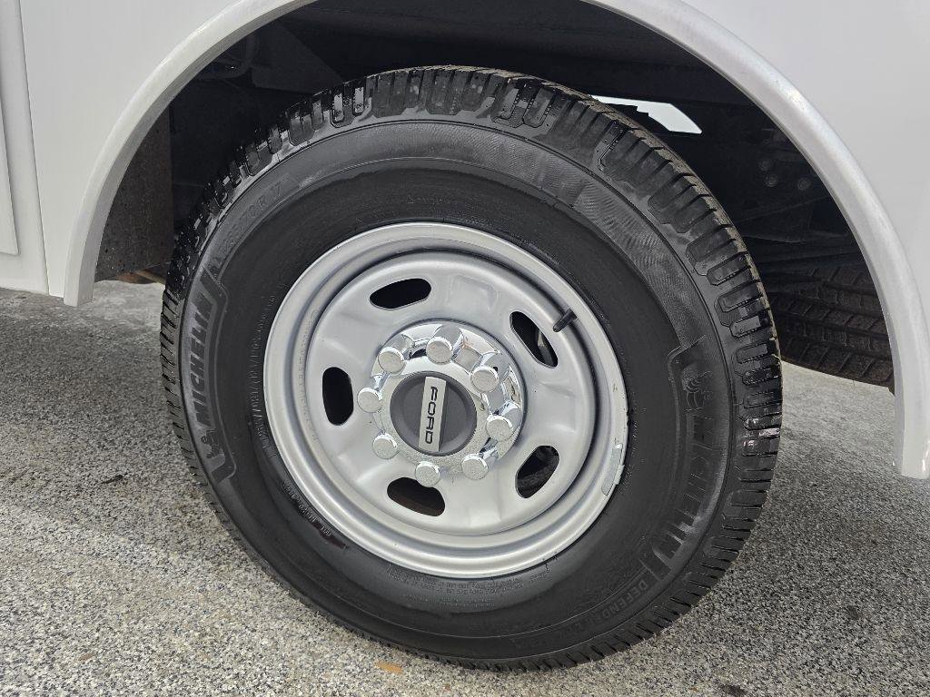 Used 2022 Ford F350 XL w/ Power Equipment Group image 28