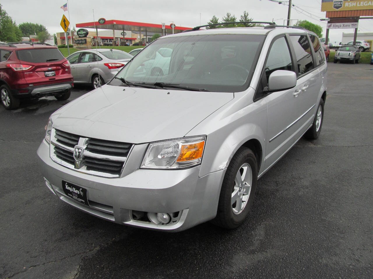 Used 2010 Dodge Grand Caravan SXT FWD image 1