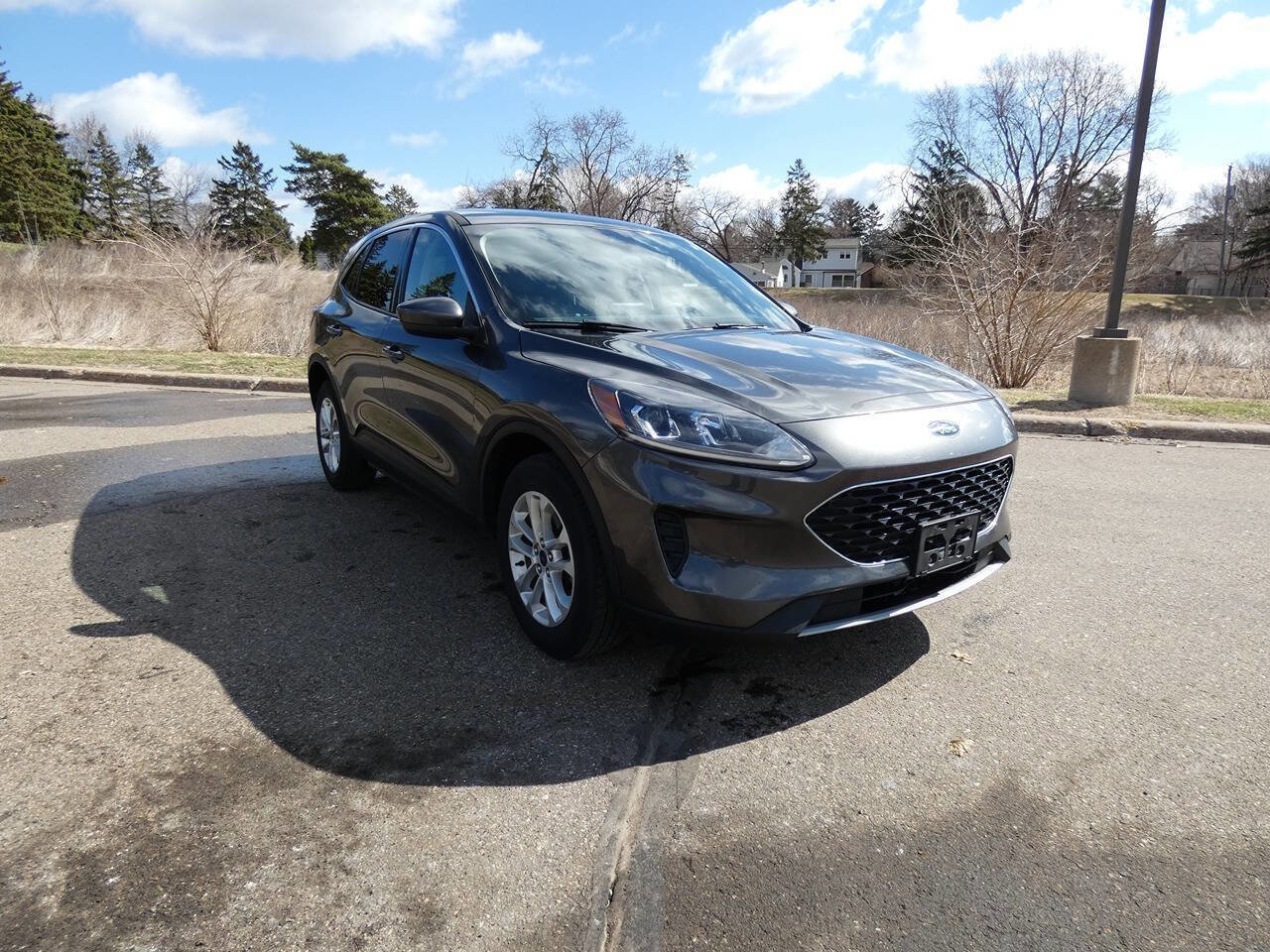 Used 2020 Ford Escape SE image 2