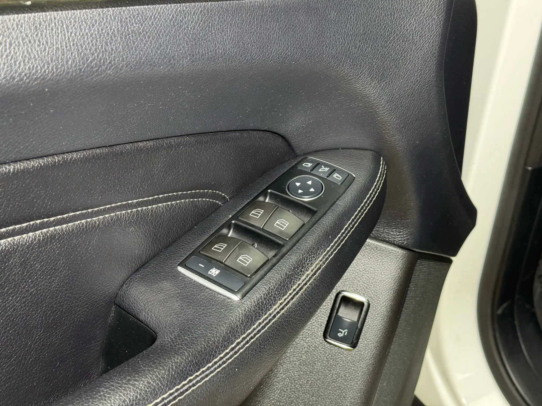 Used 2015 Mercedes-Benz ML 350 4MATIC w/ Premium 1 Package image 42