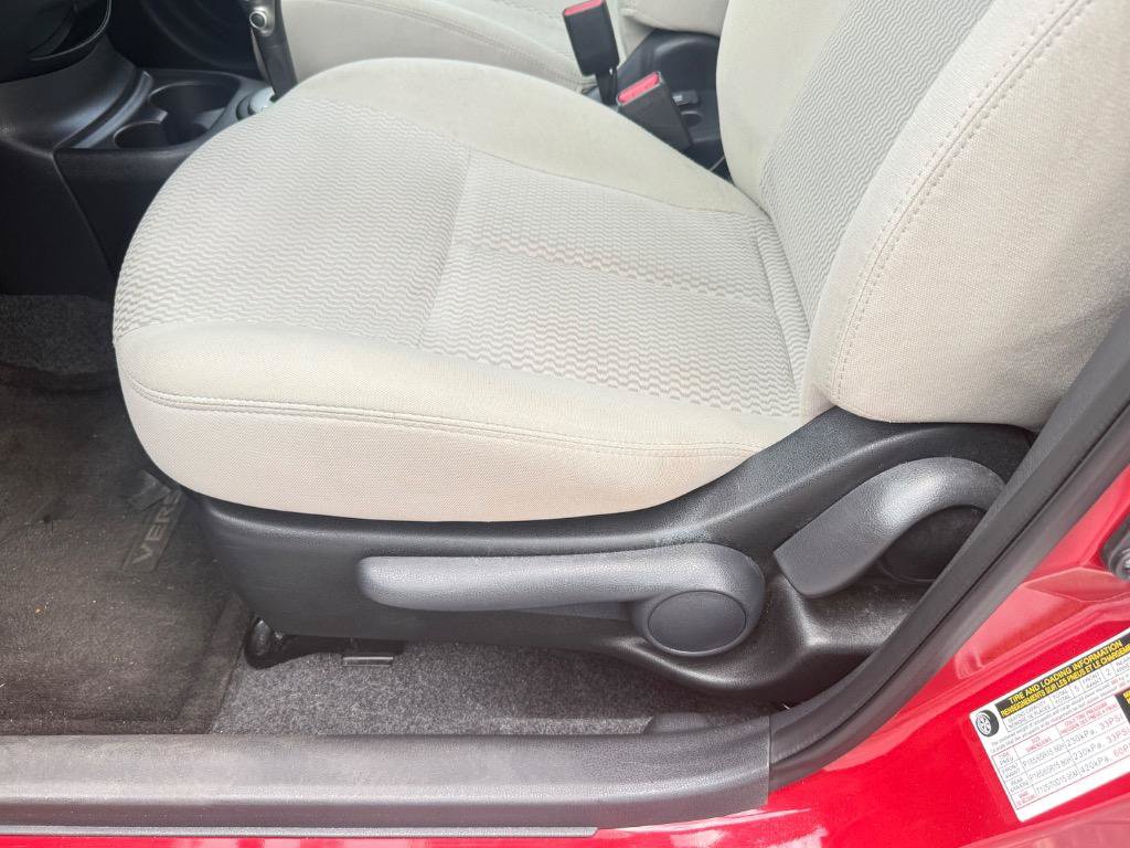 Used 2015 Nissan Versa Note SV FWD image 9
