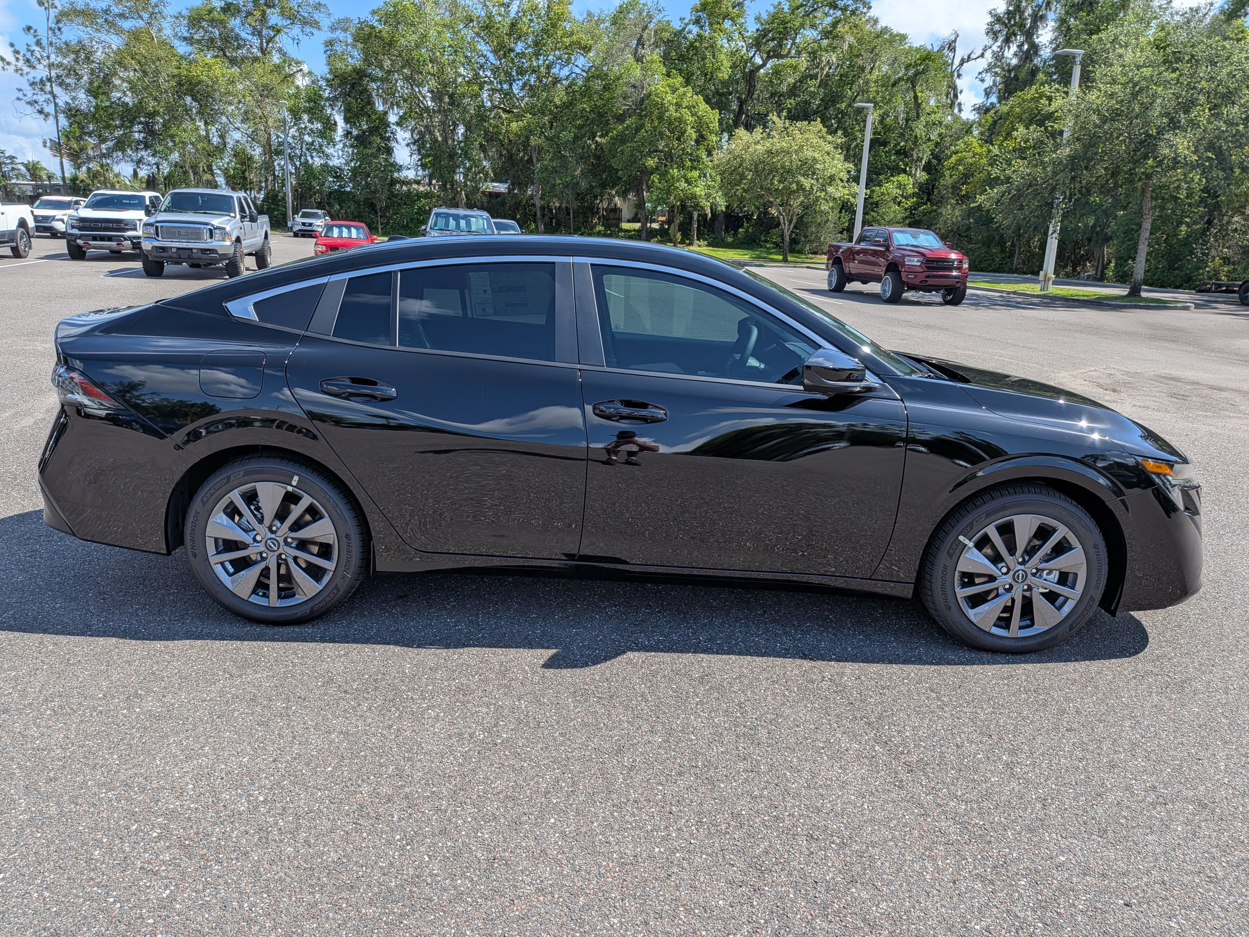 New 2026 Nissan Sentra SL w/ Floor Mat Package FWD image 3