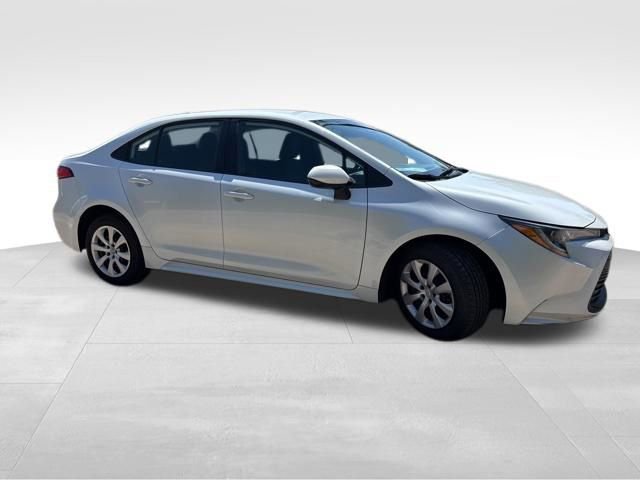 Used 2023 Toyota Corolla LE FWD image 7