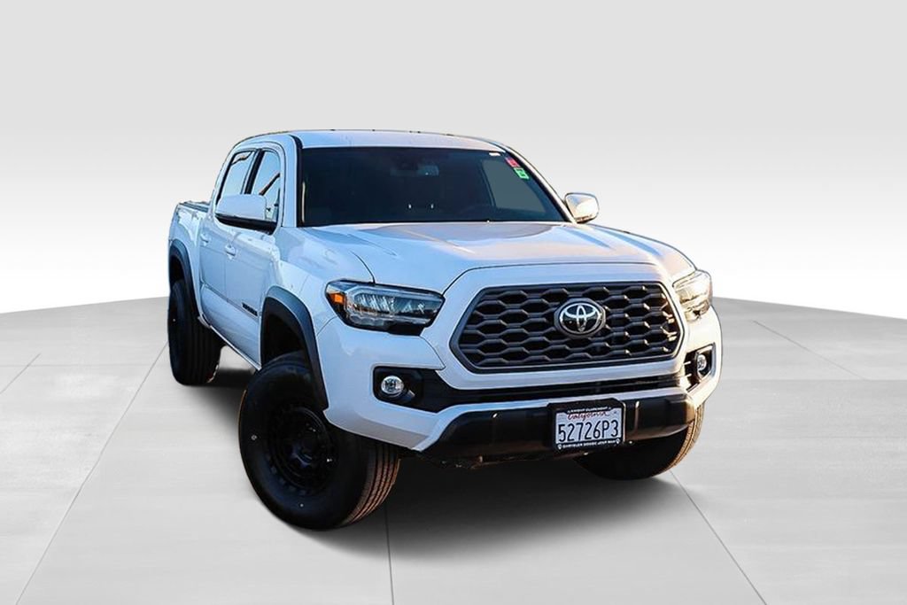 Used 2022 Toyota Tacoma TRD Off-Road w/ Technology Package RWD image 2