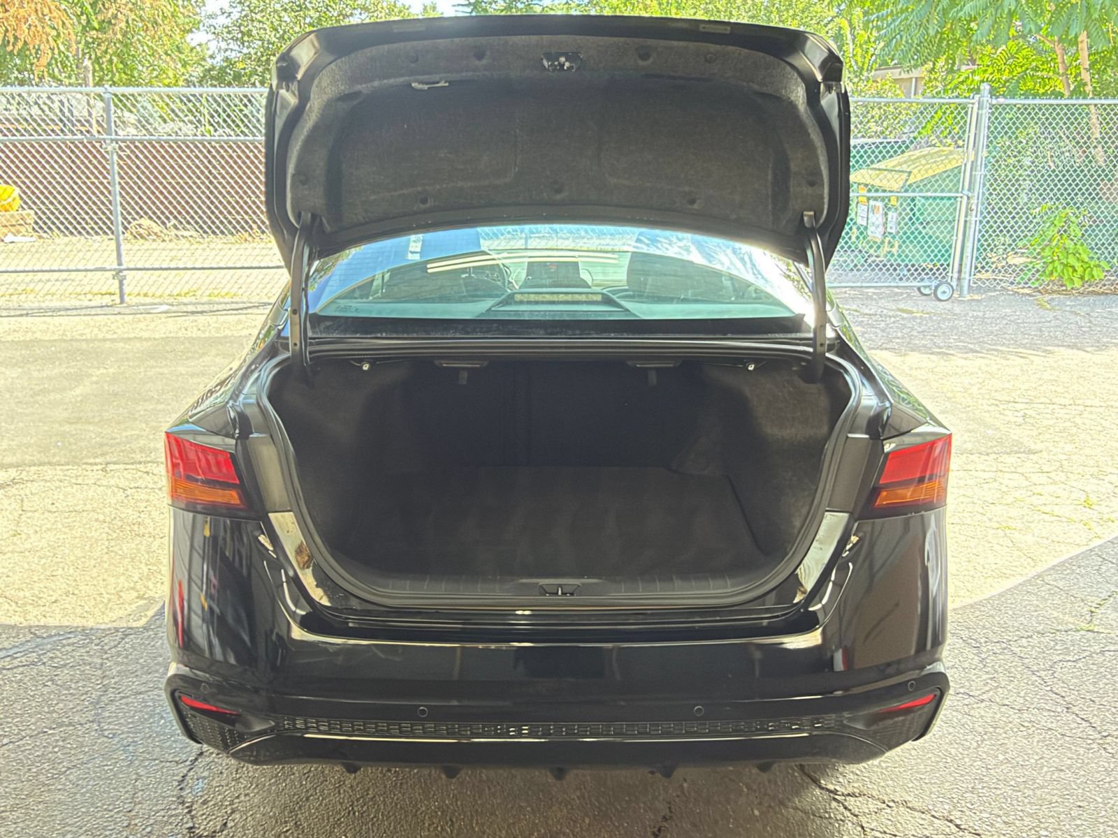 Used 2025 Nissan Altima 2.5 SV FWD image 26