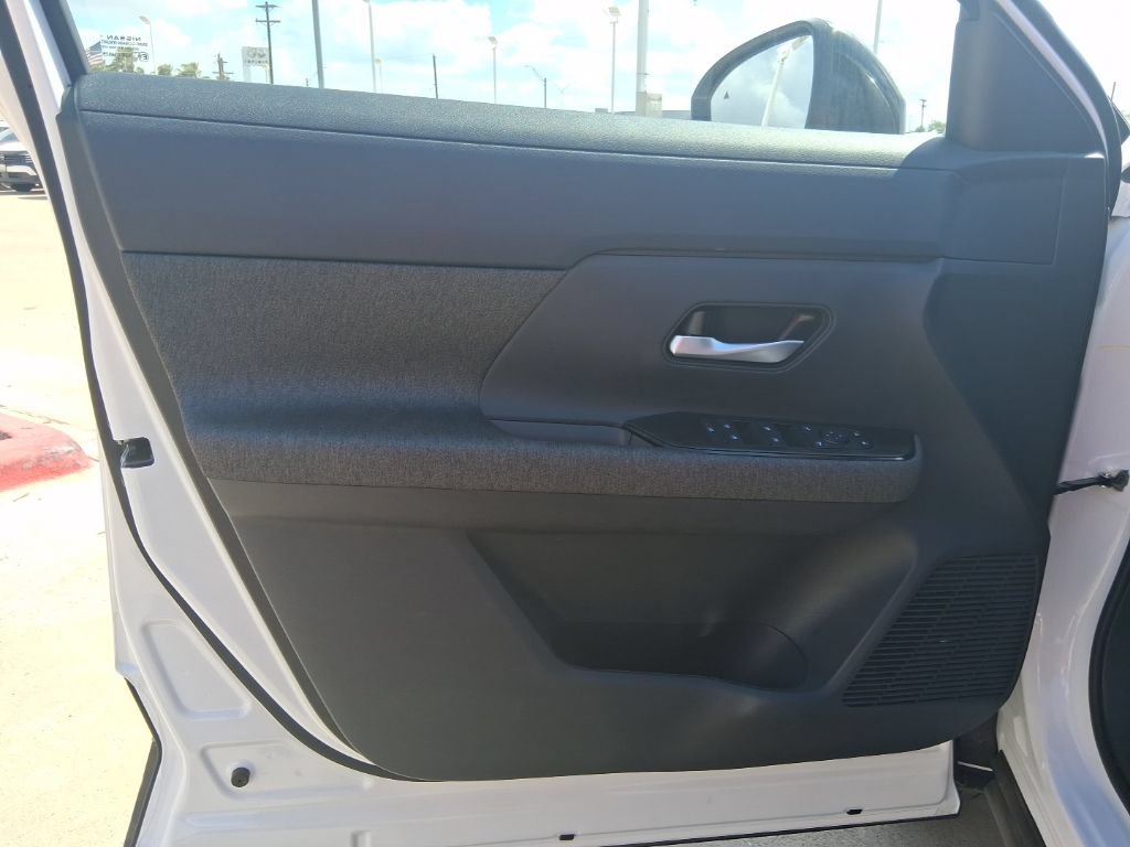Certified 2026 Nissan Kicks SV w/ Cold Weather Package FWD image 22
