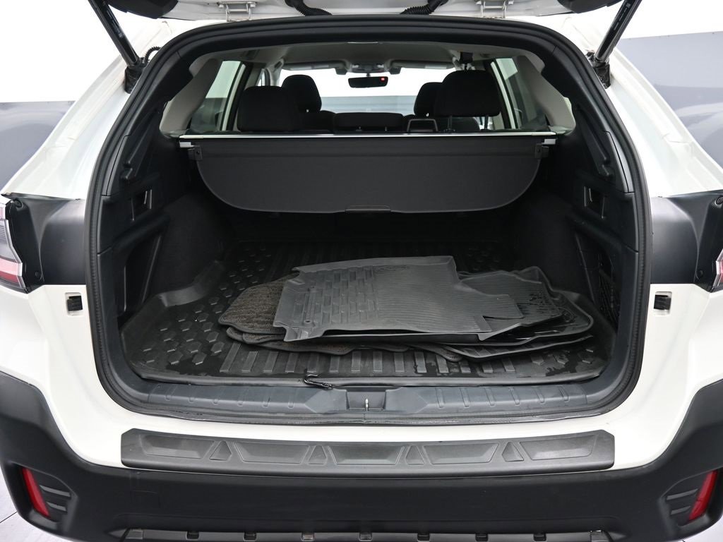 Used 2022 Subaru Outback Premium image 21
