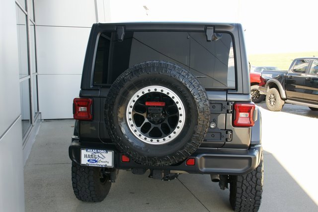 Used 2018 Jeep Wrangler Unlimited Sahara image 4