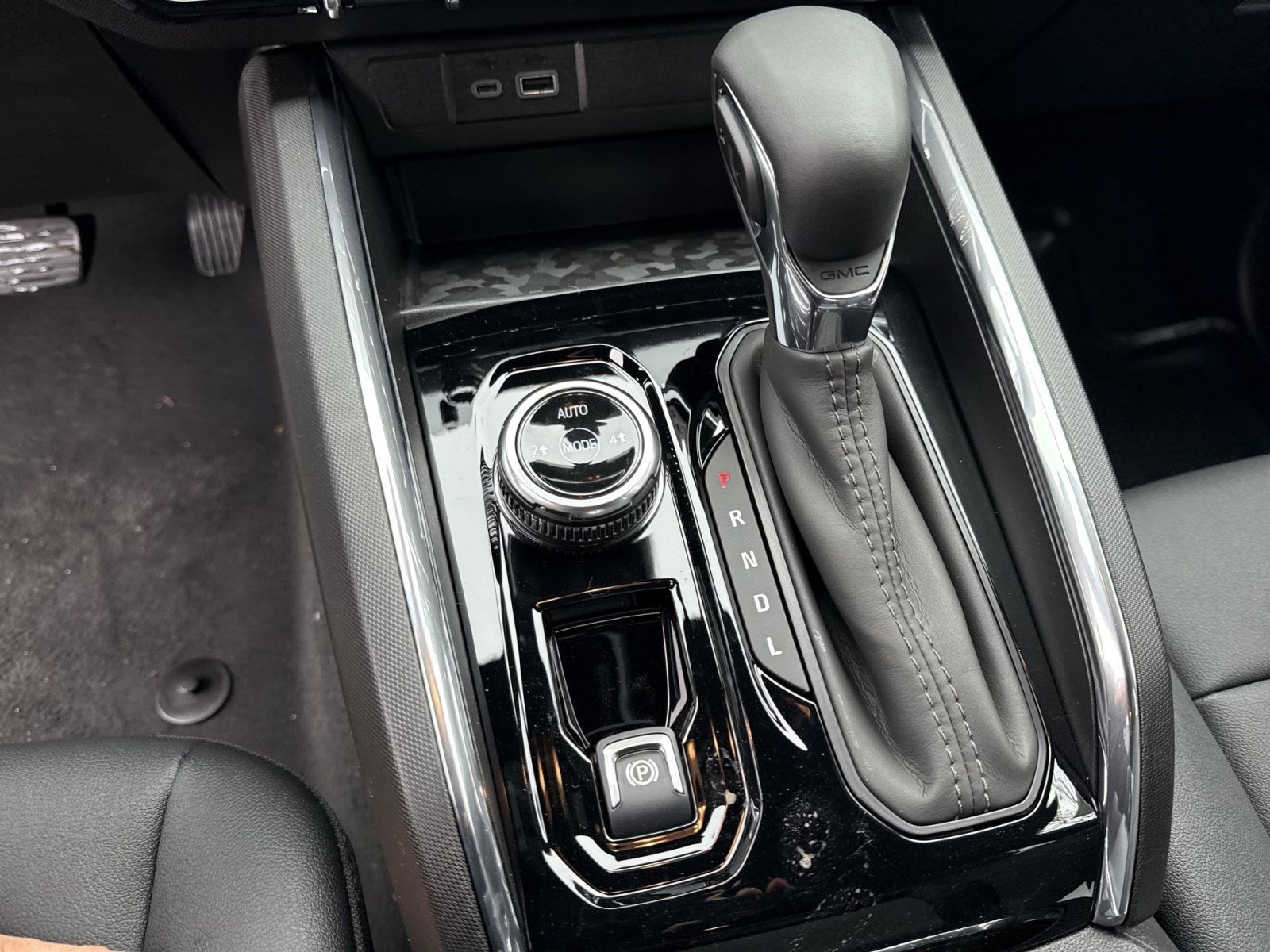 New 2026 GMC Canyon Elevation image 16