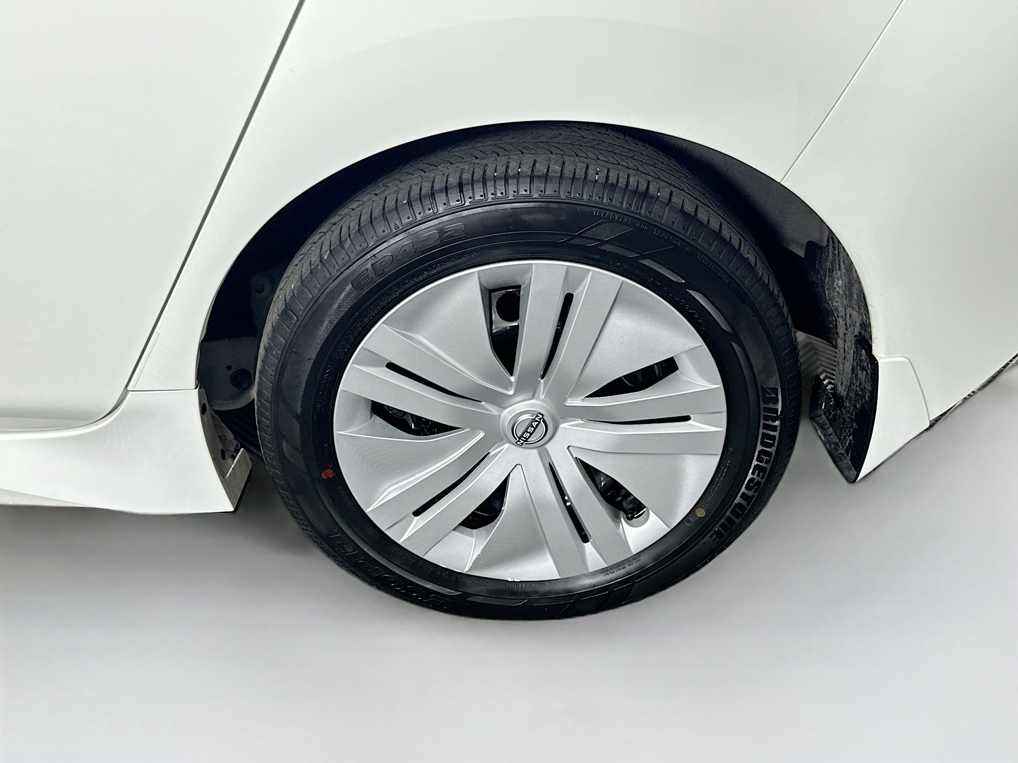 Used 2025 Nissan Leaf S image 11