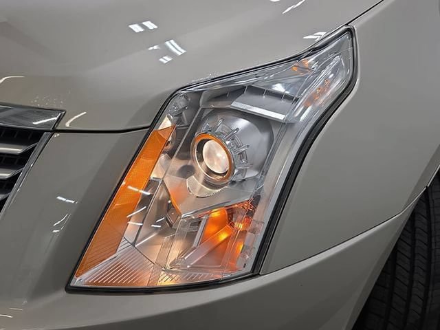 Used 2014 Cadillac SRX Luxury w/ Driver Awareness Package AWD/4WD image 28