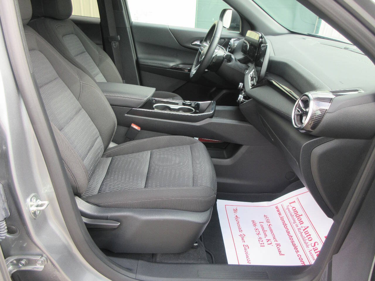 Used 2026 Chevrolet Equinox LT FWD image 16