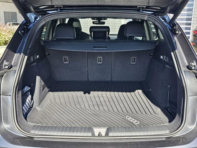 New 2025 Audi SQ6 e-tron Premium Plus AWD/4WD image 7