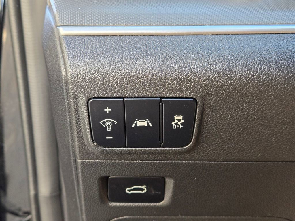 Used 2022 Kia K5 LXS image 28