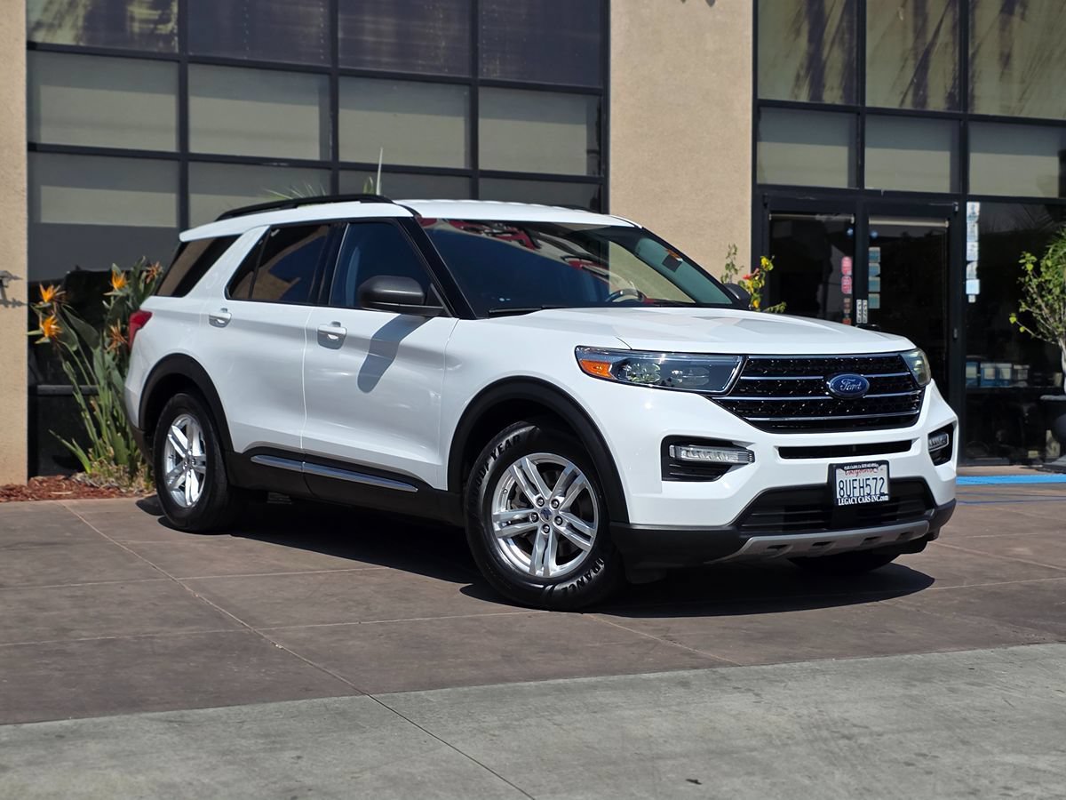 Used 2020 Ford Explorer XLT w/ Equipment Group 202A RWD image 3