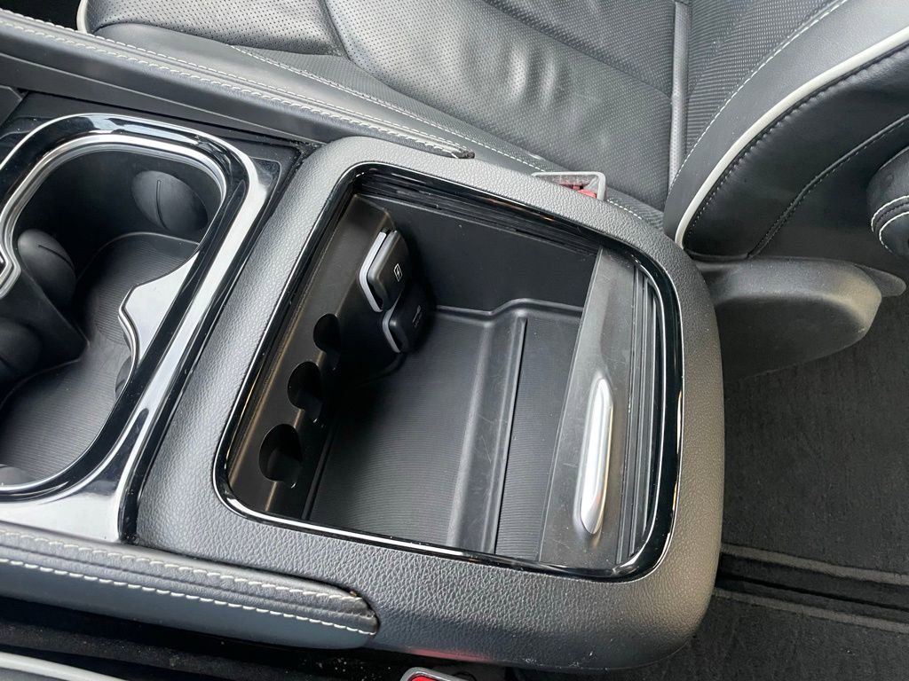 Used 2025 Chrysler Pacifica Limited image 16