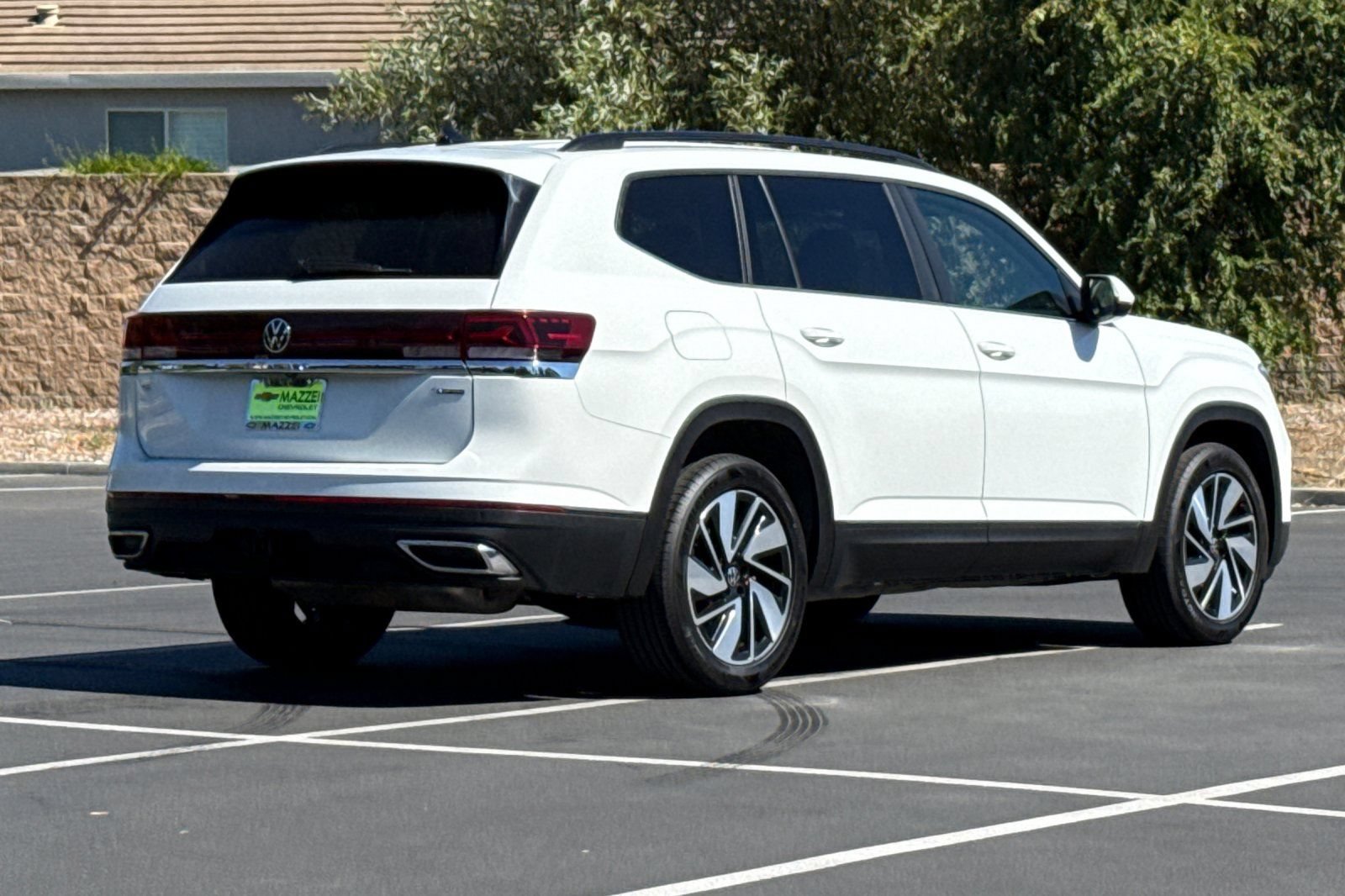 Used 2024 Volkswagen Atlas SE AWD/4WD image 11