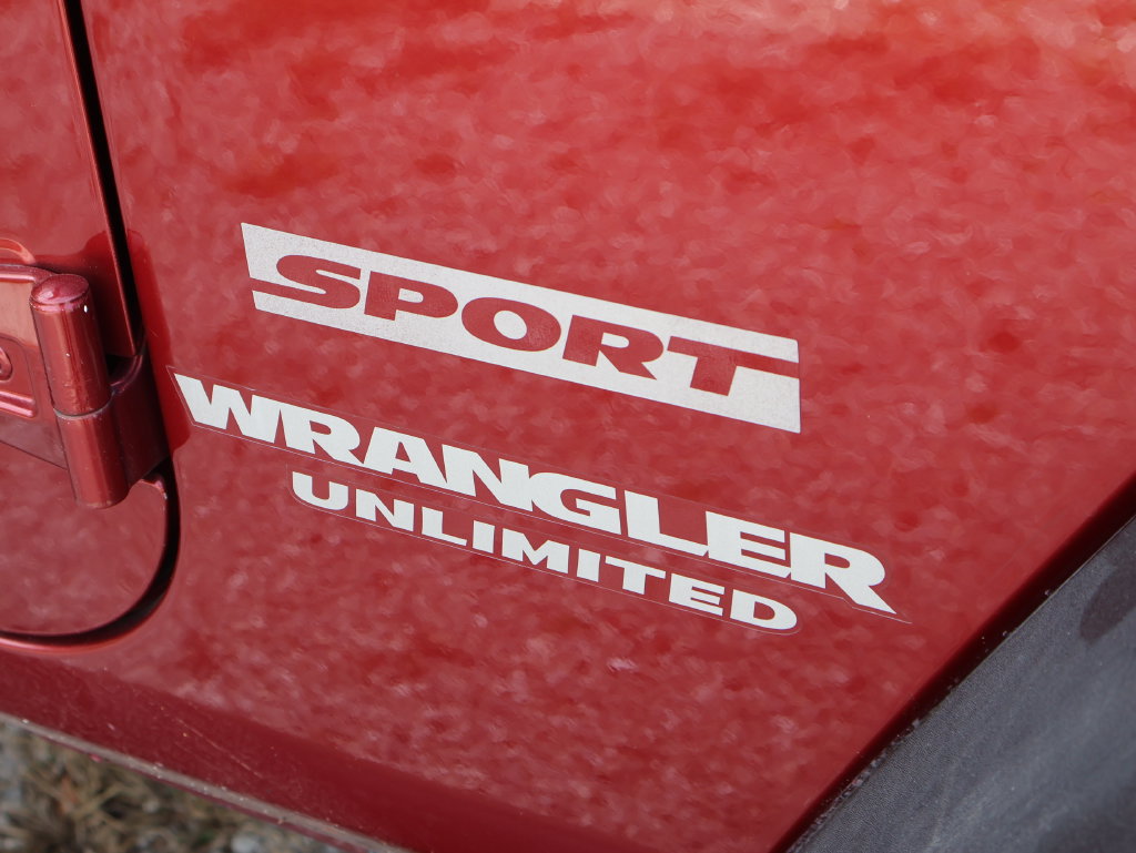 Used 2012 Jeep Wrangler Unlimited Sport AWD/4WD image 21