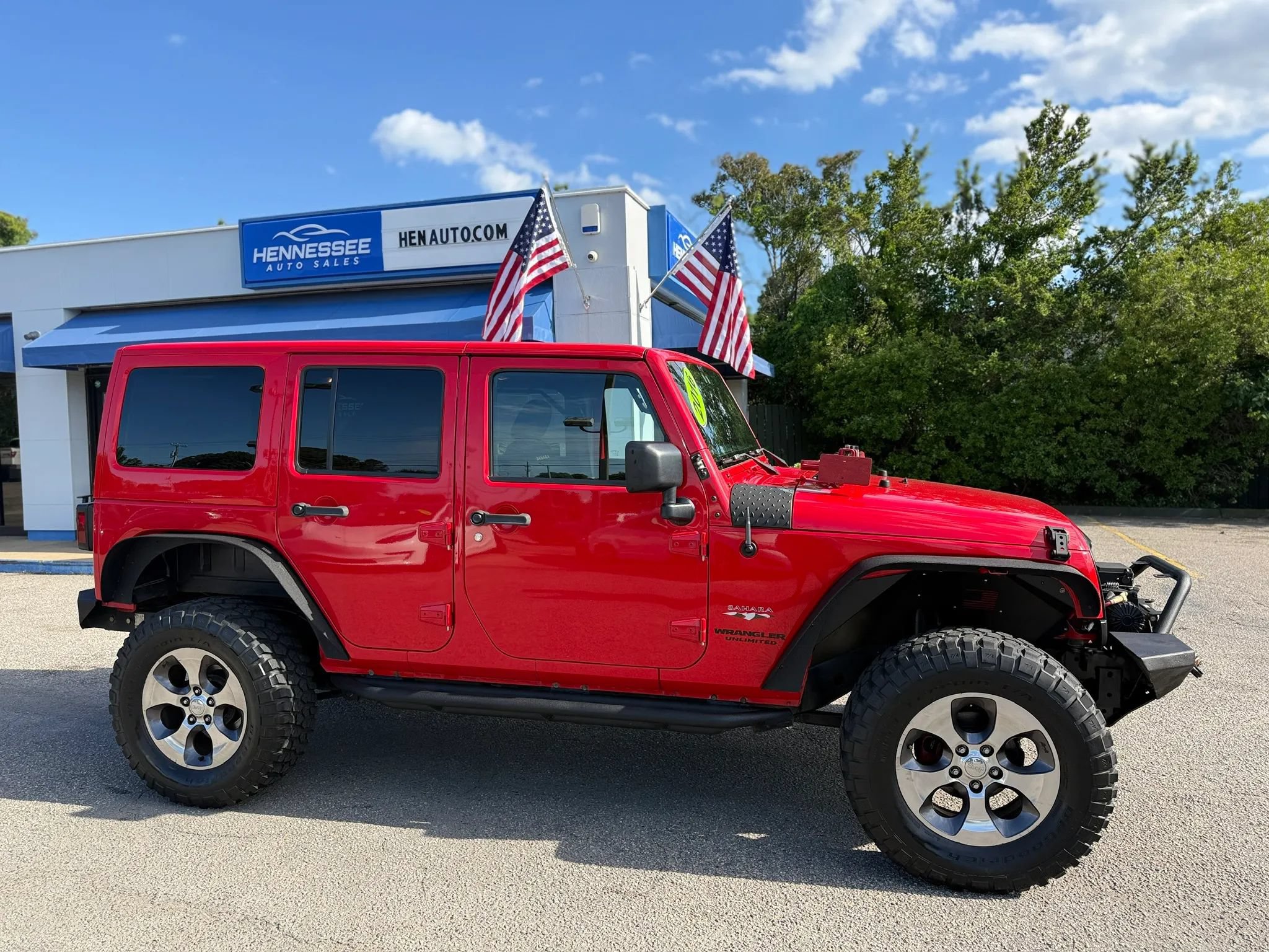 Used 2016 Jeep Wrangler Unlimited Sahara w/ Connectivity Group AWD/4WD image 22