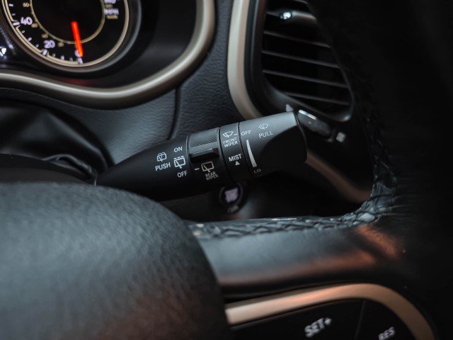 Used 2017 Jeep Cherokee High Altitude FWD image 21