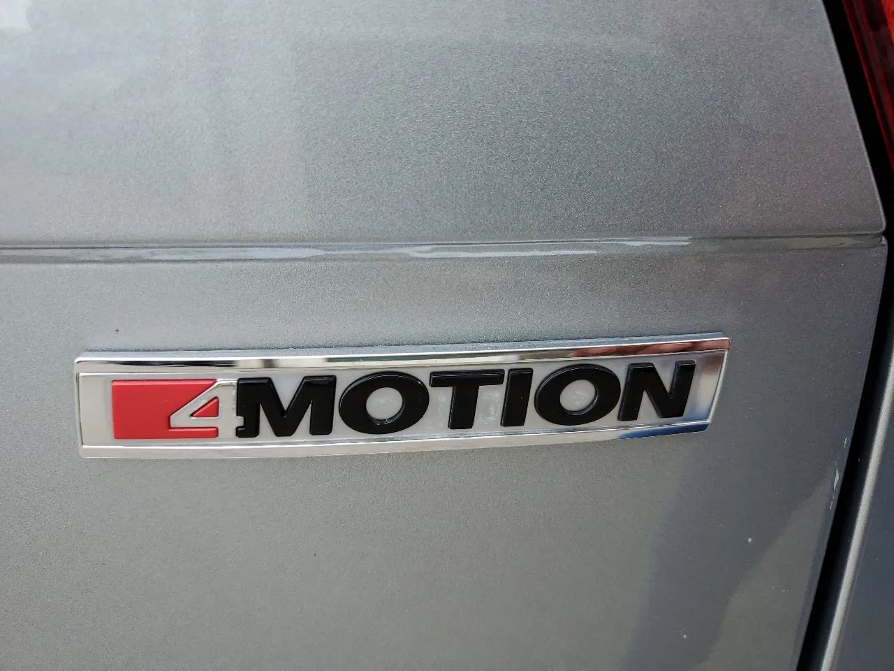 Used 2019 Volkswagen Tiguan S image 9