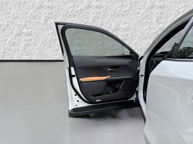 Used 2025 Lexus UX 300h FWD w/ Accessory Package (Z1) image 21