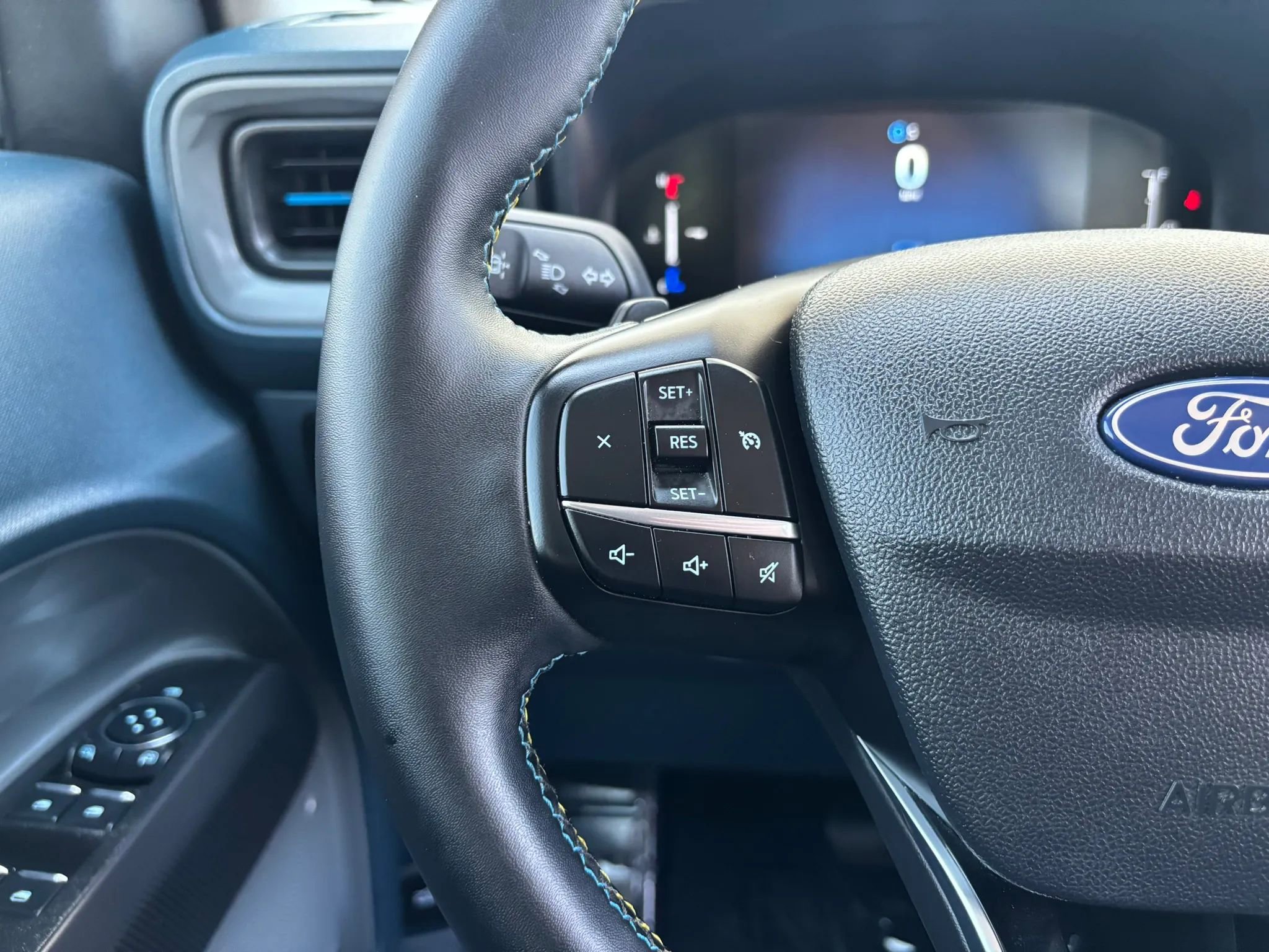 Used 2025 Ford Maverick Lobo image 27