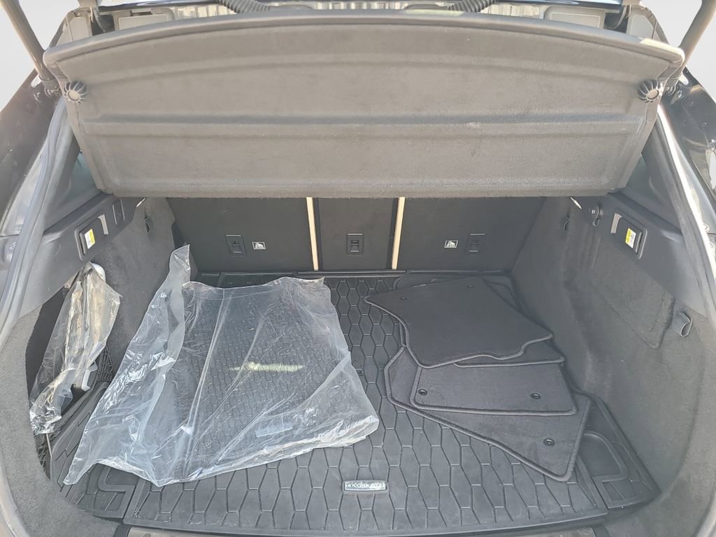 Used 2020 Jaguar F-PACE Prestige image 12