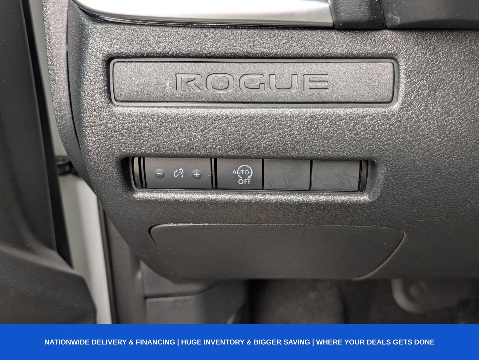 Used 2023 Nissan Rogue S image 27