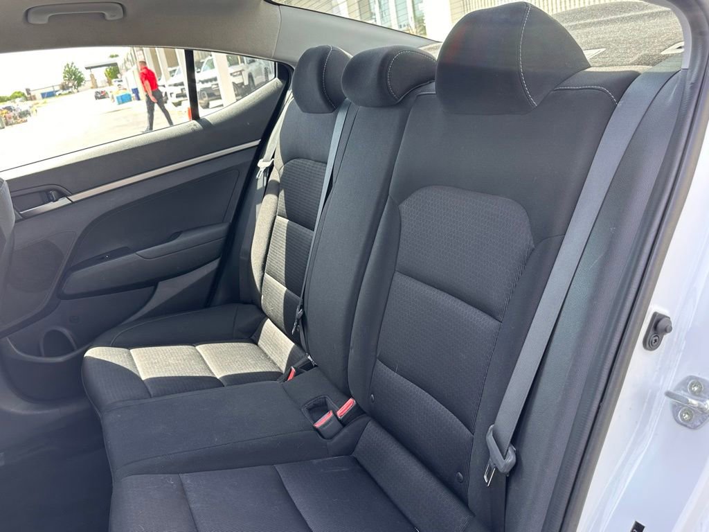 Used 2018 Hyundai Elantra SE FWD image 14