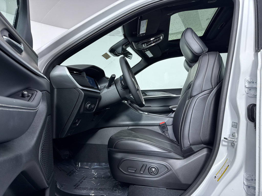 New 2026 Jeep Grand Cherokee Altitude AWD/4WD image 5