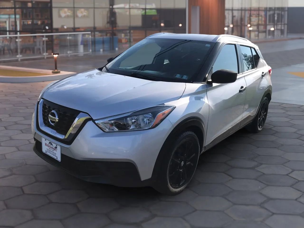 Used 2019 Nissan Kicks SV image 6