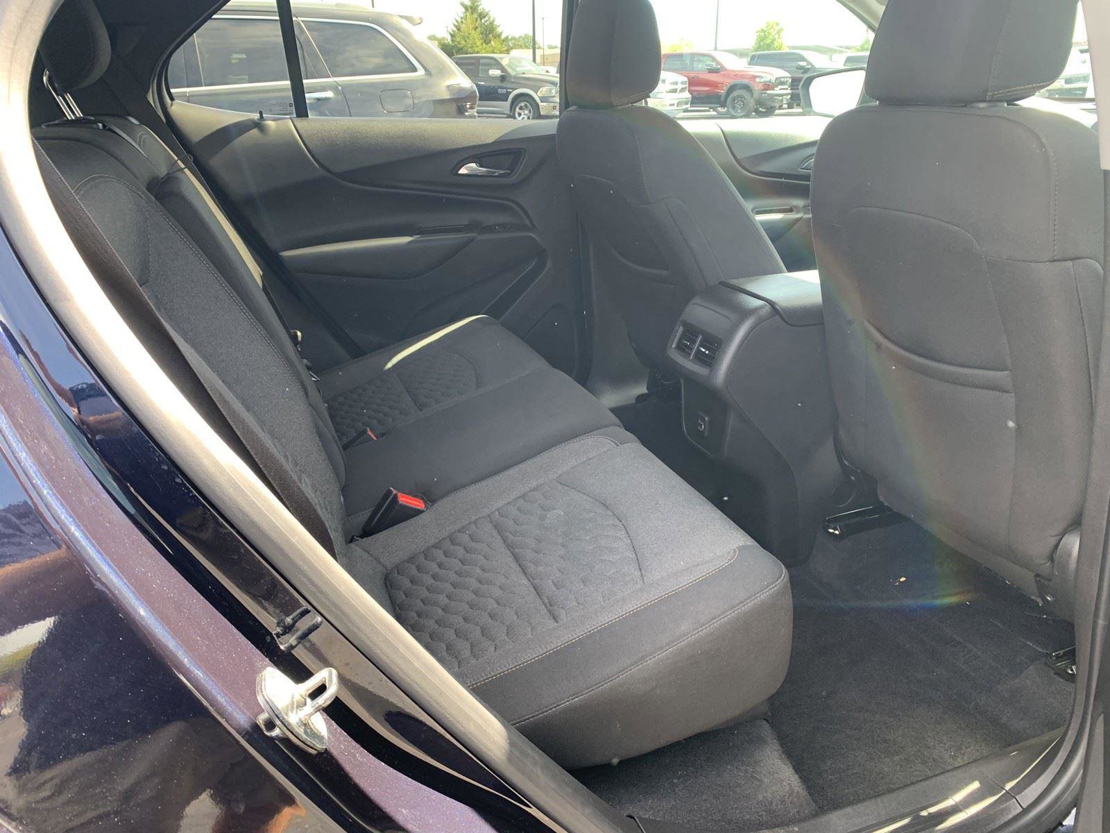 Used 2020 Chevrolet Equinox LT w/ Driver Convenience Package image 12