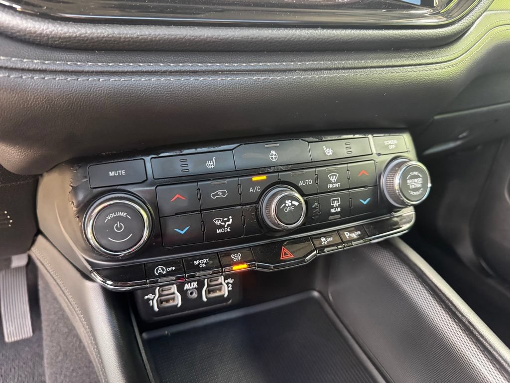 Used 2022 Dodge Durango GT w/ Blacktop Package AWD/4WD image 18