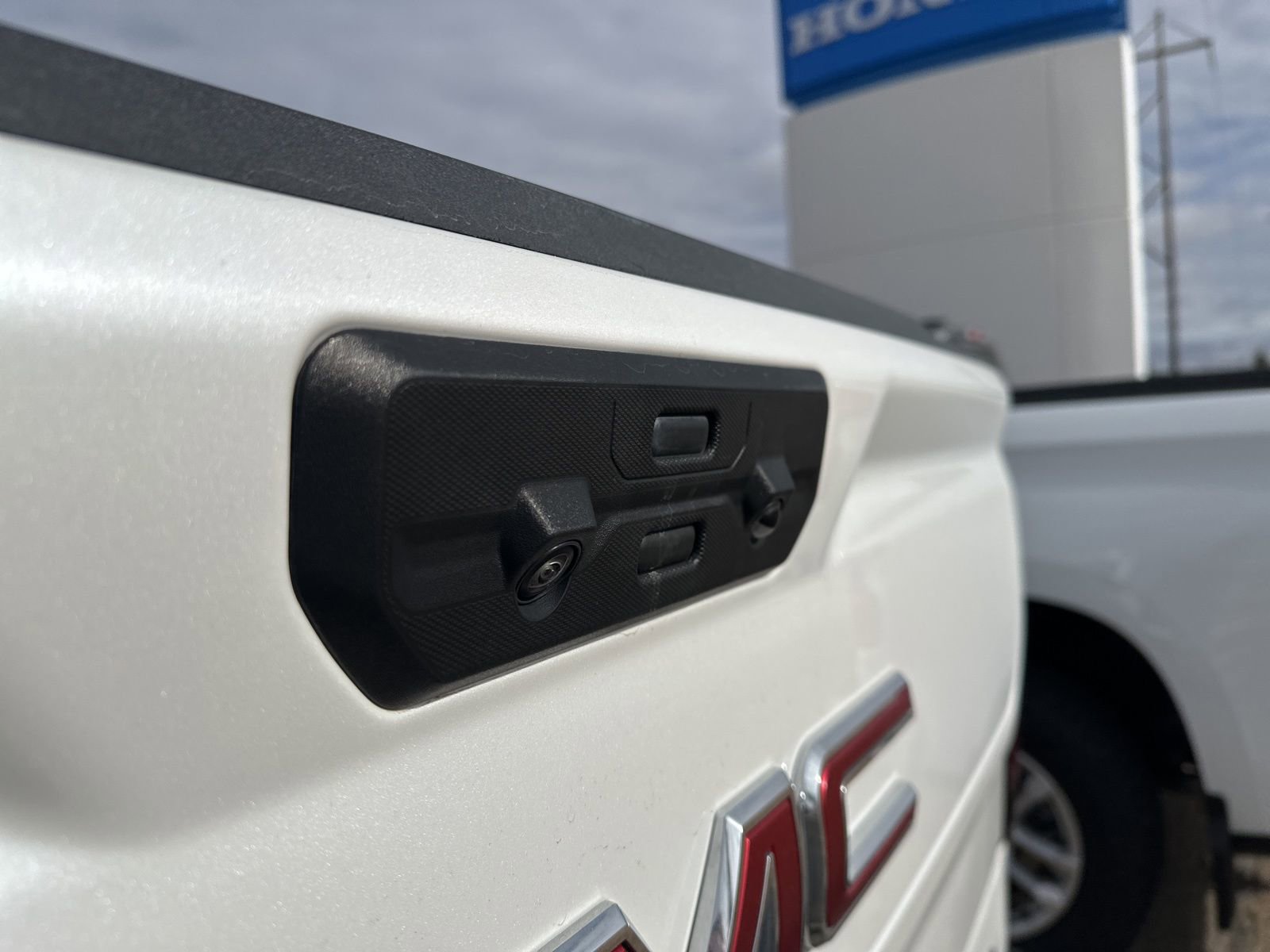 Used 2024 GMC Sierra 1500 Denali w/ Denali Reserve Package image 9