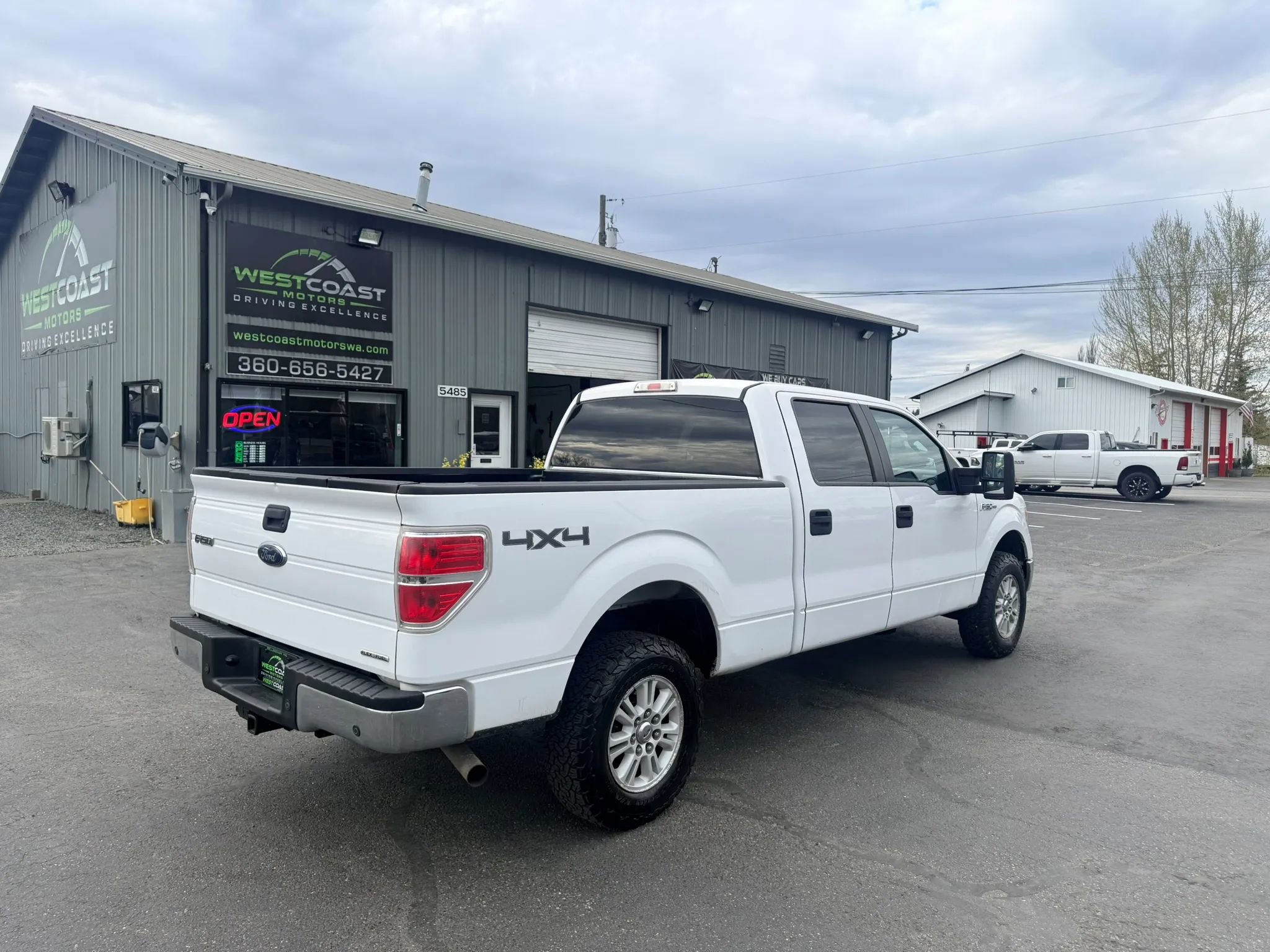 Used 2014 Ford F150 XLT w/ Equipment Group 301A Mid AWD/4WD image 8