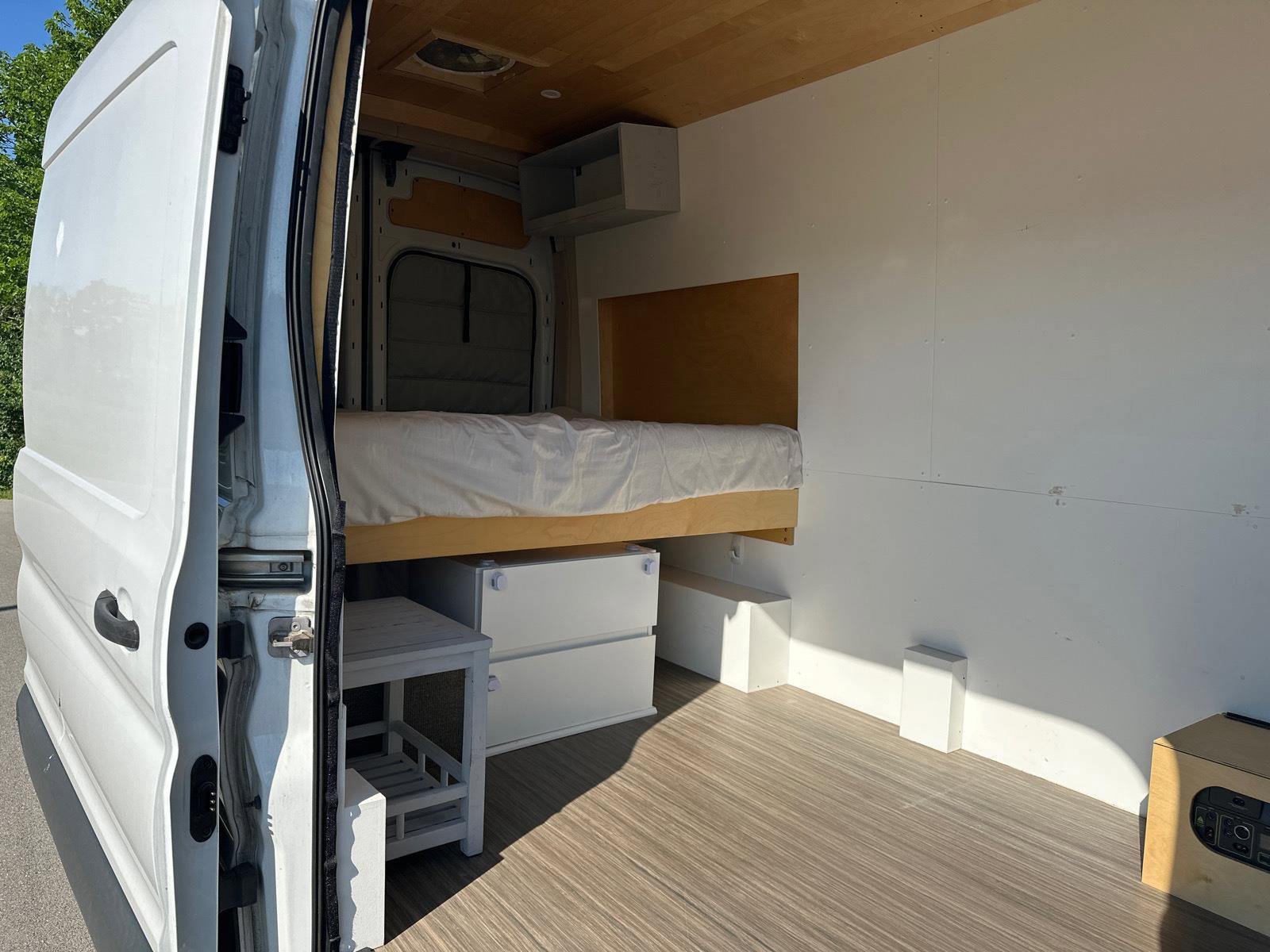 Used 2018 Ford Transit 250 148 High Roof RWD image 6