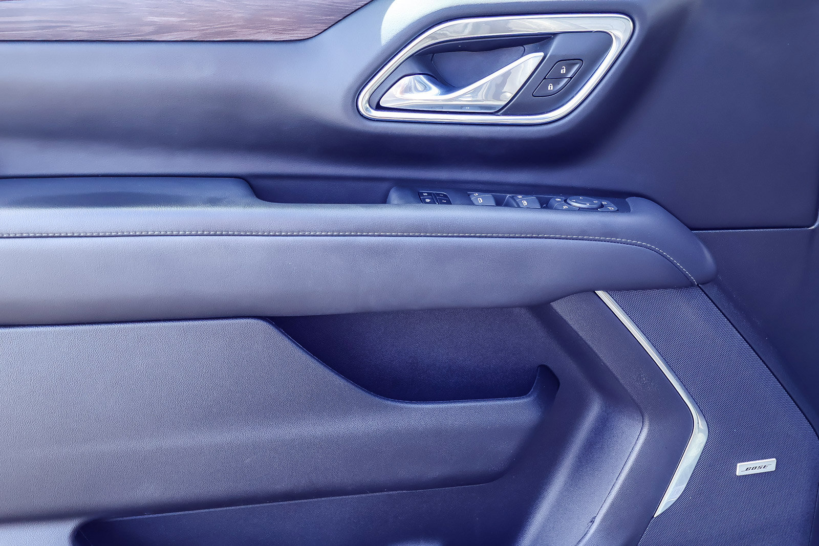 Used 2023 Chevrolet Suburban Z71 w/ Off-Road Capability Package AWD/4WD image 12