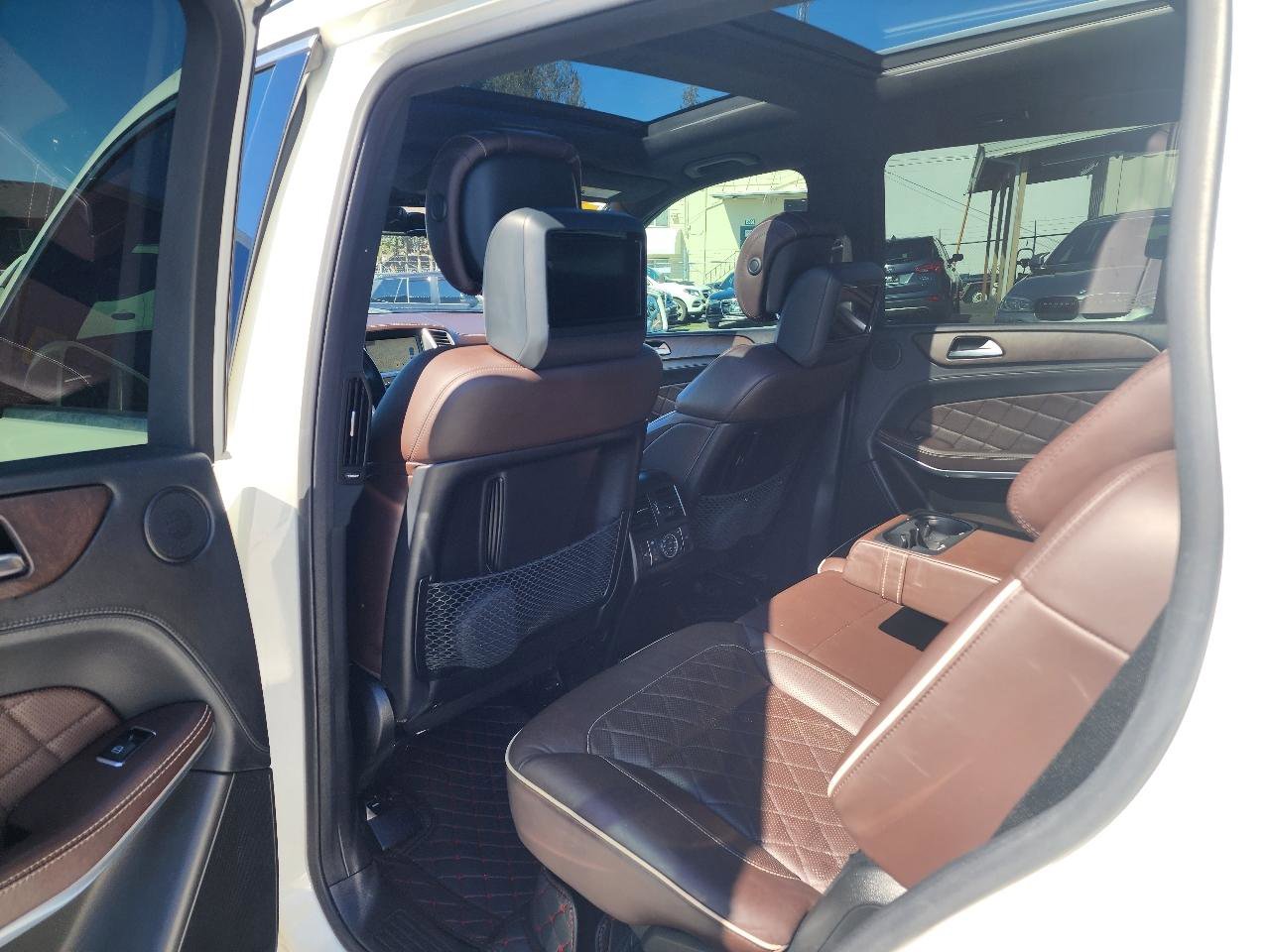 Used 2016 Mercedes-Benz GL 550 4MATIC image 22