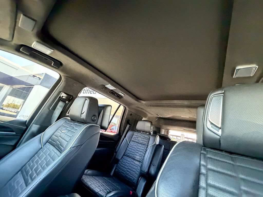 Used 2023 Cadillac Escalade V w/ LPO, ONYX Package AWD/4WD image 32